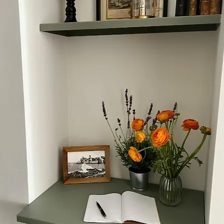 فندق مبيت وإفطار Les Petits Volets 2 أنتيب