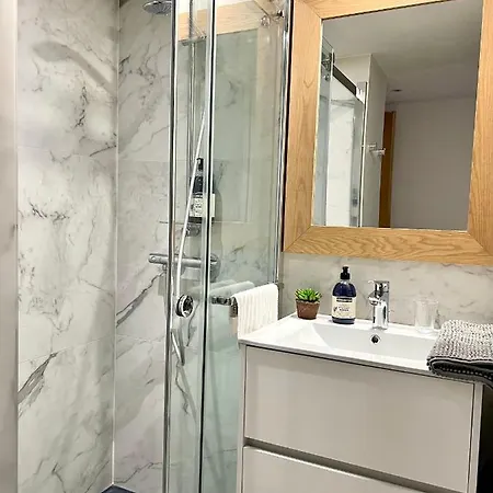 Les Petits Volets 2 לינה וארוחת בוקר