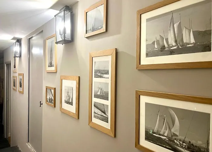 فندق مبيت وإفطار Les Petits Volets 2 3*