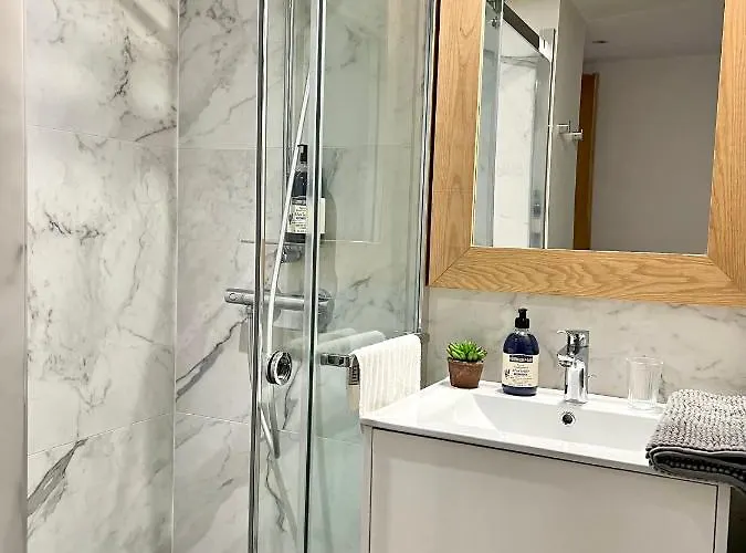 Les Petits Volets 2 فندق مبيت وإفطار