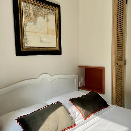 Bed & Breakfast Les Petits Volets 2