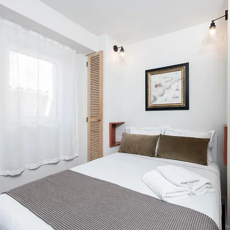 Bed & Breakfast Les Petits Volets 2 à 100m De La Antibes
