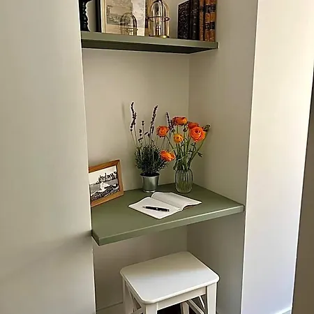 Les Petits Volets 2 A 100m De La Bed & Breakfast Antibes