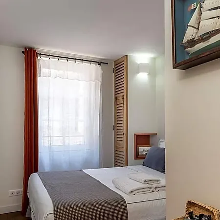 Les Petits Volets 2 à 100m De La Bed & Breakfast Antibes